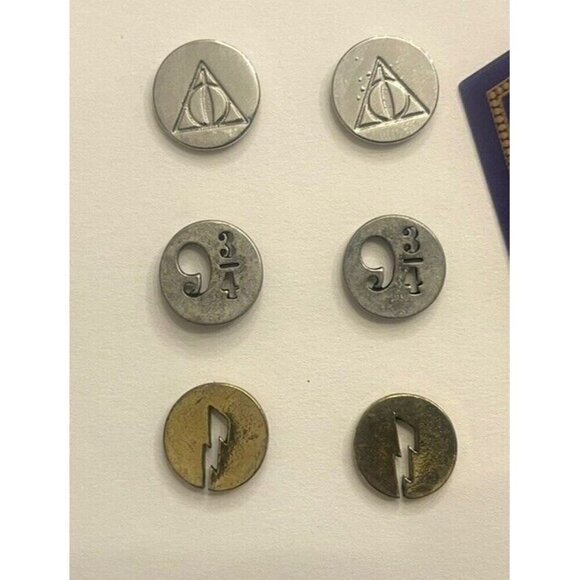 Harry Potter Lot  Earrings / Hologram‎ Card Helga Hufflepuff no backs - Picture 2 of 4